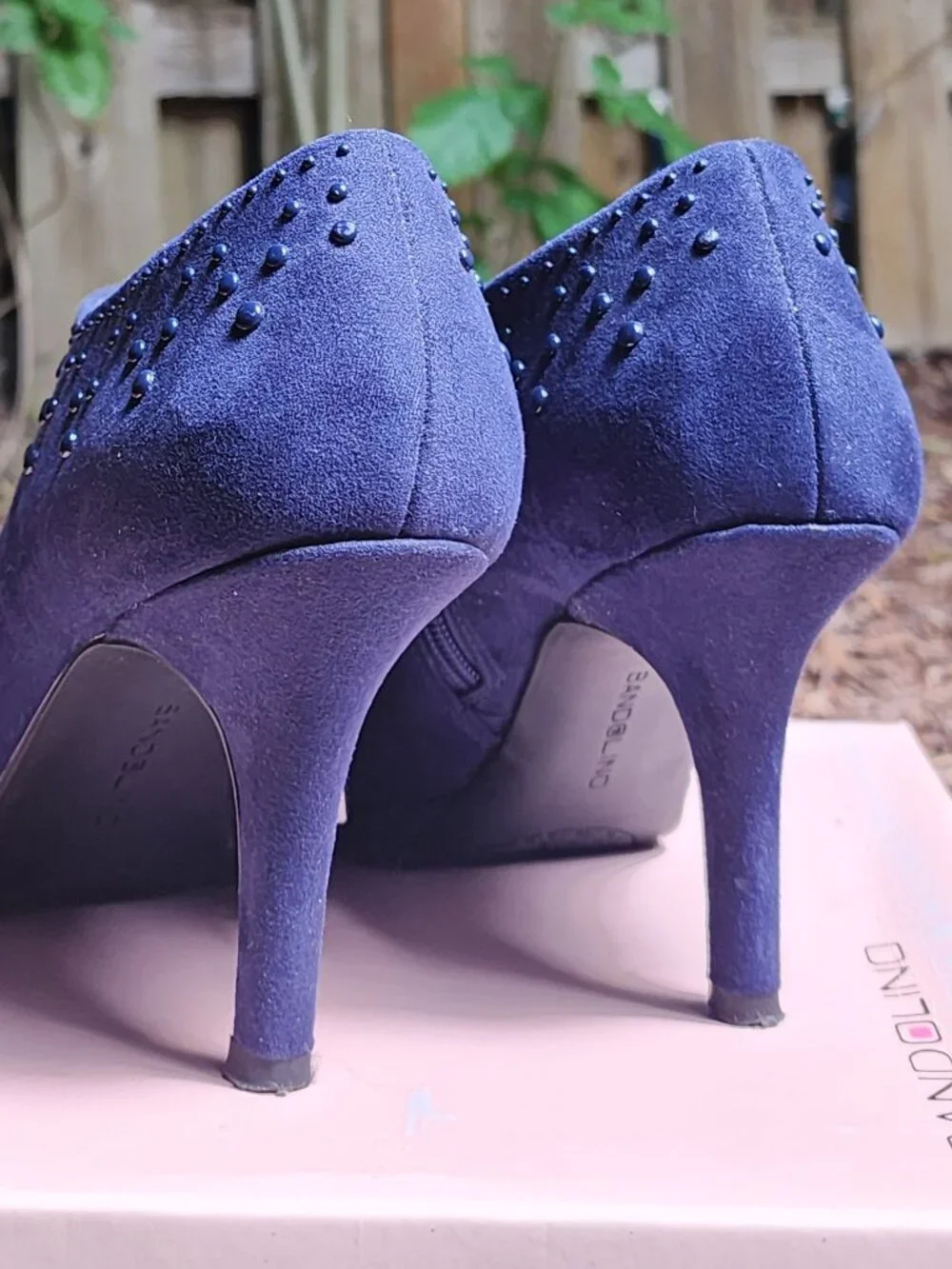 EUC Navy Bandolino Suede booties size 8 Women's heels with Box